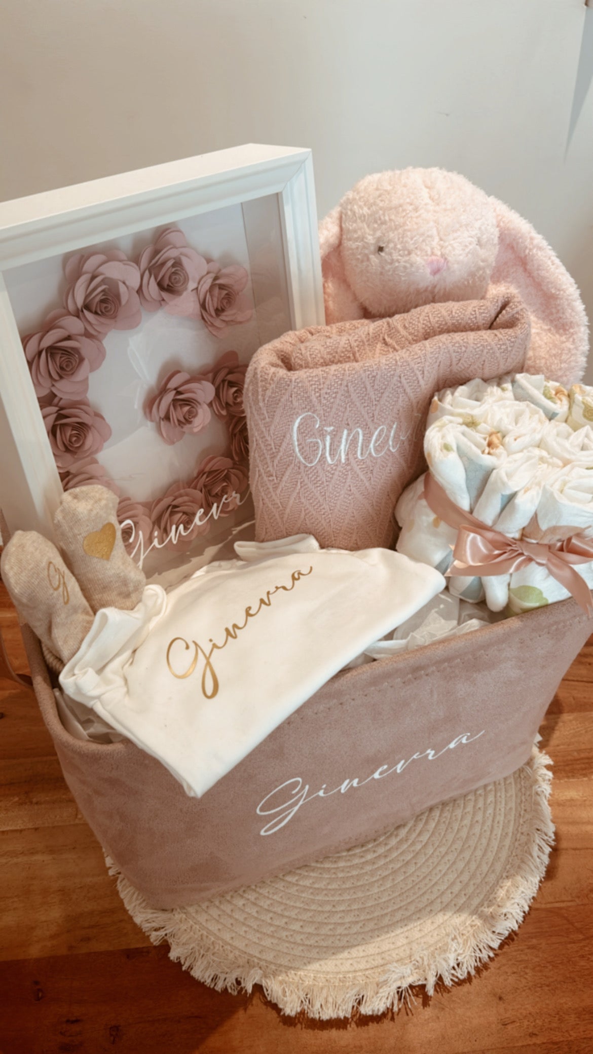 Cesta porta pannolini con quadro nascita